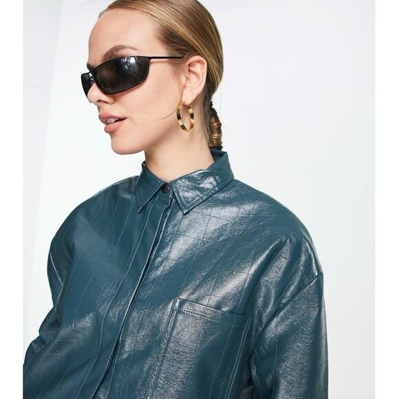 4th & Reckless Oversized Leather Look Embossed Teal Button Down Shirt Size Small - Picture 3 of 10